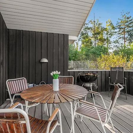 Arisa - 300m From The Sea By Interhome *