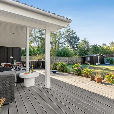 Arisa - 300m From The Sea By Interhome *
