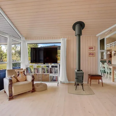 Arisa - 300m From The Sea By Interhome *